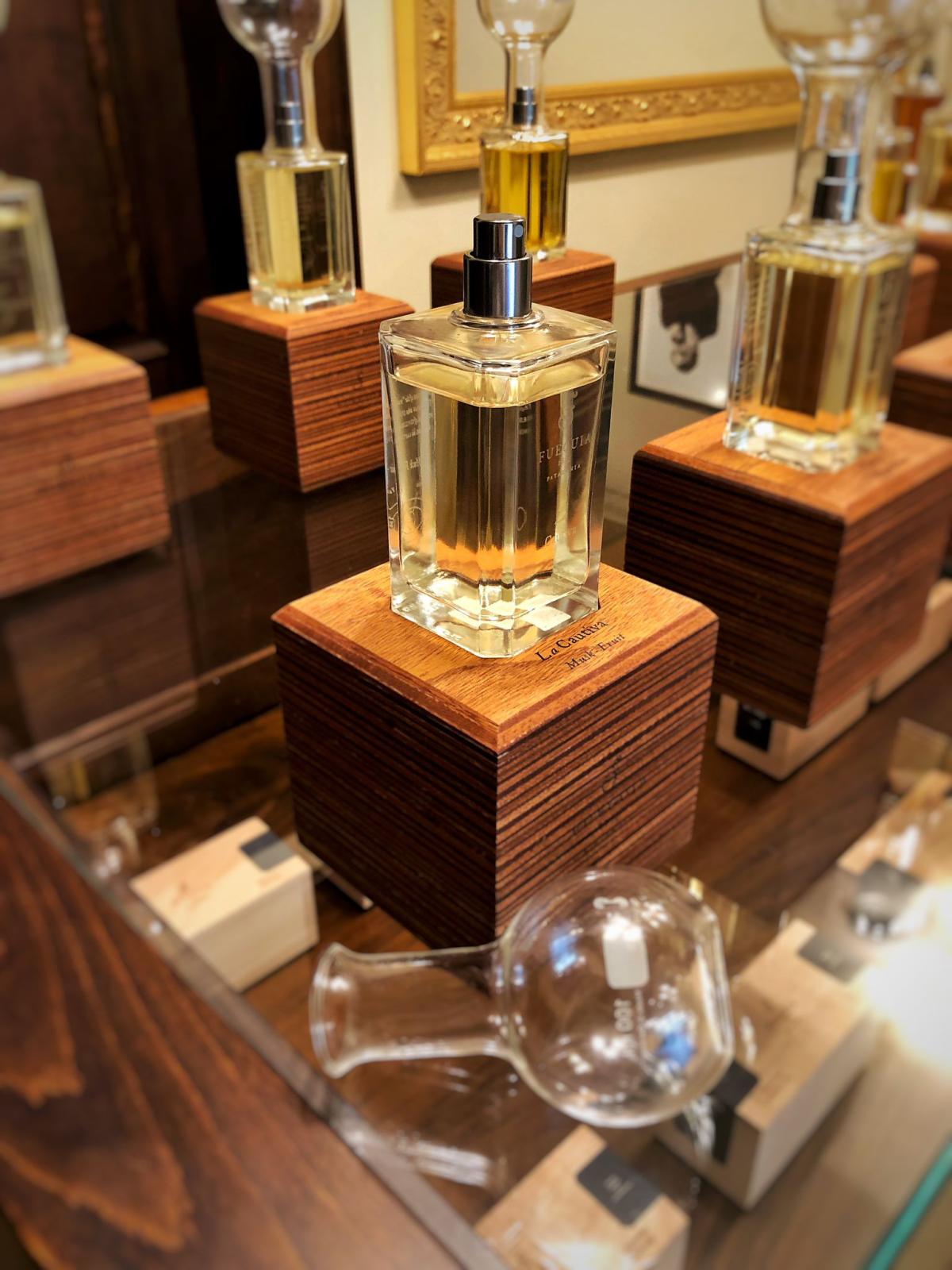 La Cautiva Fueguia 1833 عطر a fragrance للجنسين 2010