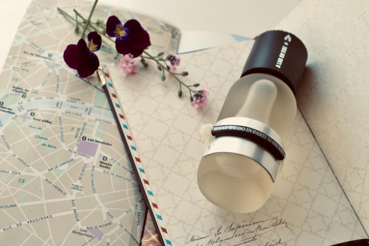 What We Do In Paris Is Secret A Lab on Fire 香水 一款 2012年 中性 香水