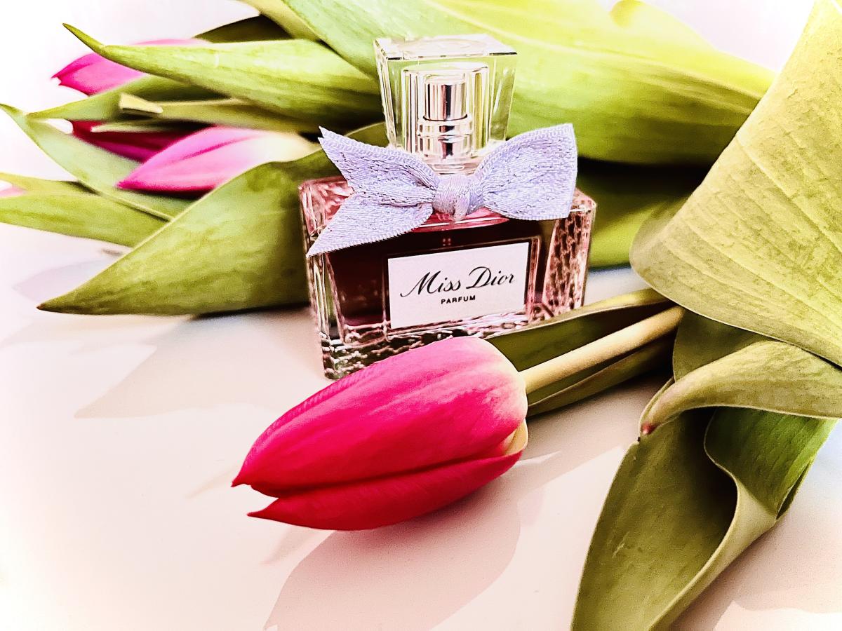 Miss Dior Parfum (2024) Dior parfum un nouveau parfum pour femme 2024