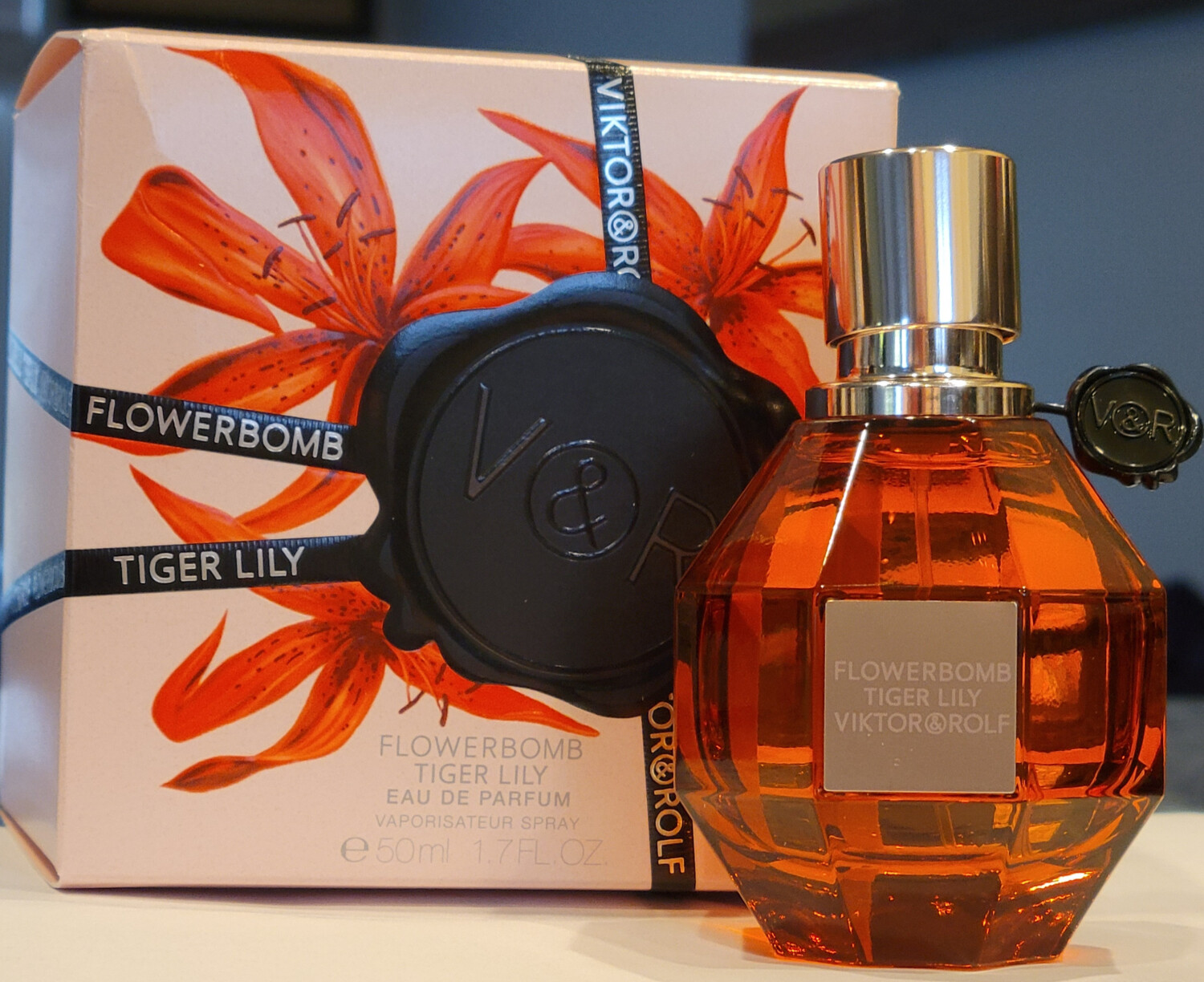 Flowerbomb Tiger Lily Viktor&Rolf - una novità fragranza da donna 2024