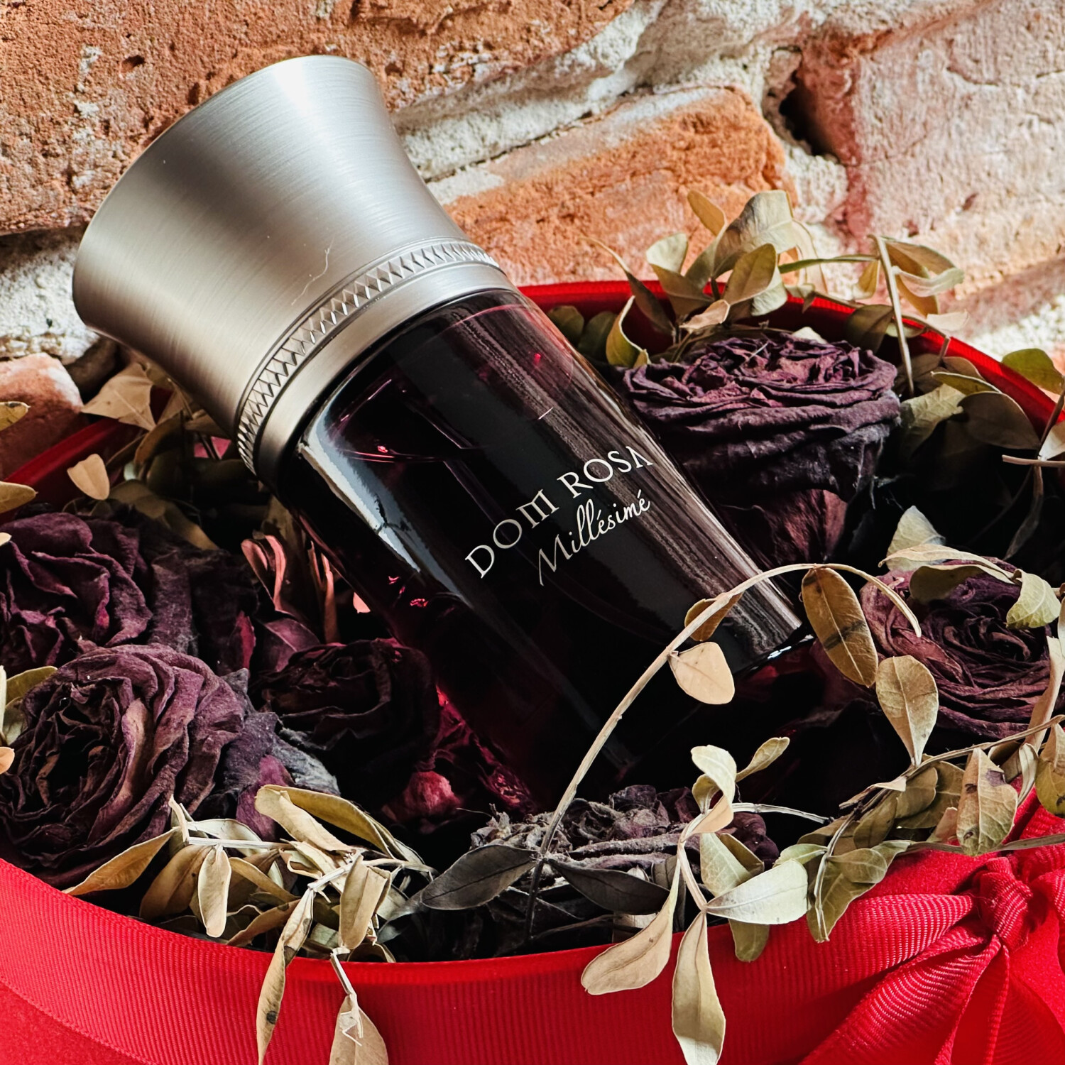Dom Rosa Perfume Dom Rosa Millésimé Les Liquides Imaginaires perfume - a novo fragrância ...