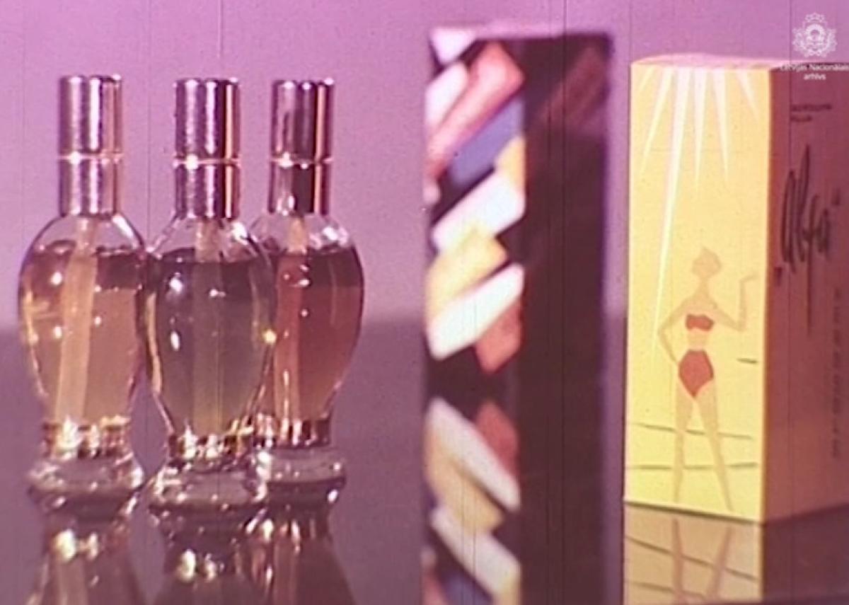vakars-dzintars-a-fragrance-1960