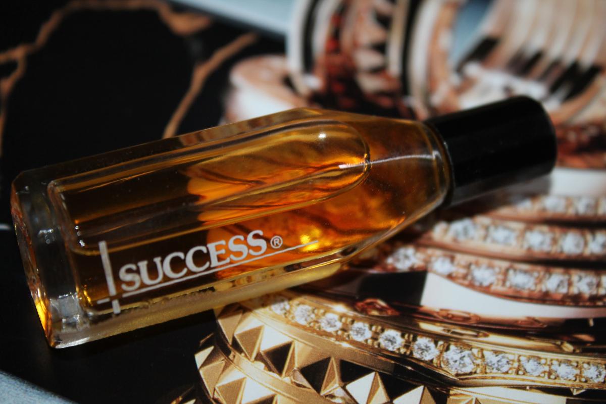 MCM Success MCM - Mode Creation Munich Cologne - ein es Parfum für ...